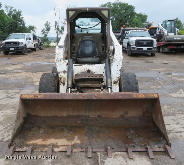 image for item DH1158 2007 Bobcat S250  skid steer loader