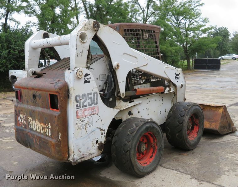 image for item DH1158 2007 Bobcat S250  skid steer loader