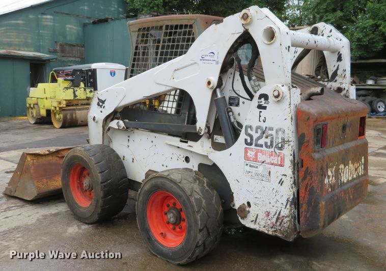 image for item DH1158 2007 Bobcat S250  skid steer loader