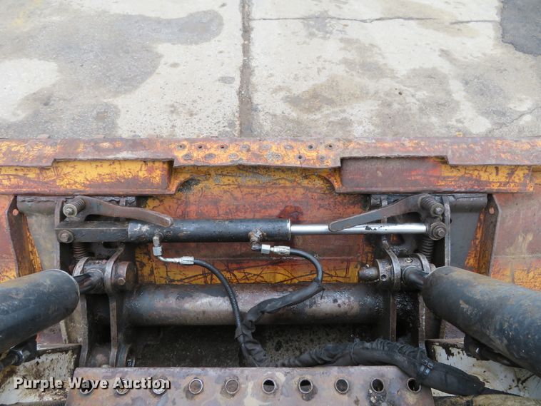 image for item DH1158 2007 Bobcat S250  skid steer loader