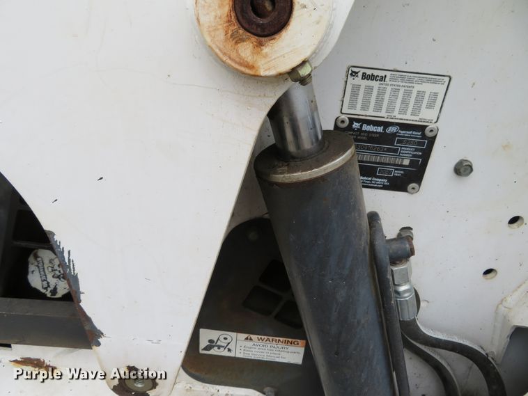 image for item DH1158 2007 Bobcat S250  skid steer loader