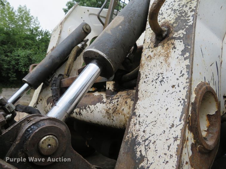 image for item DH1158 2007 Bobcat S250  skid steer loader