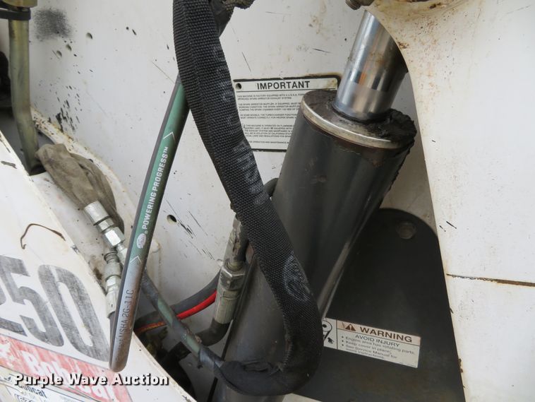 image for item DH1158 2007 Bobcat S250  skid steer loader