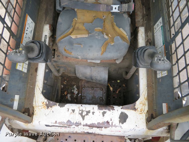 image for item DH1158 2007 Bobcat S250  skid steer loader