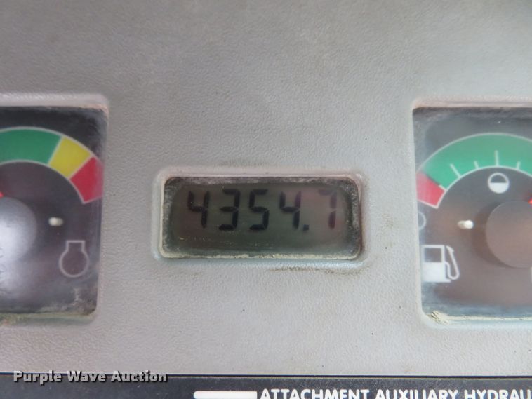 image for item DH1158 2007 Bobcat S250  skid steer loader