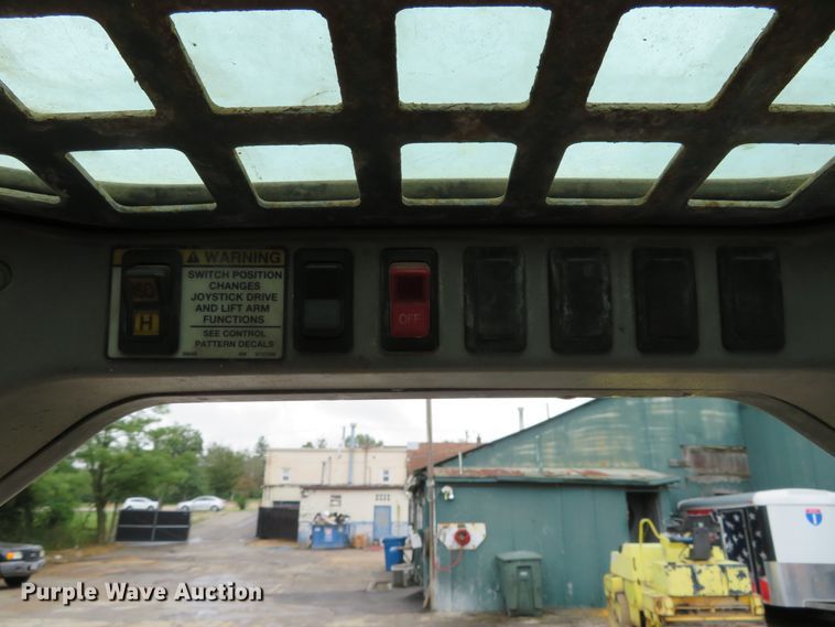 image for item DH1158 2007 Bobcat S250  skid steer loader