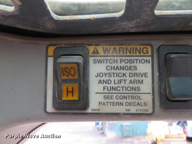 image for item DH1158 2007 Bobcat S250  skid steer loader