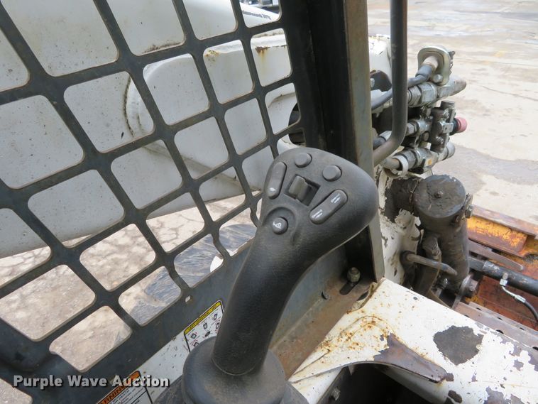 image for item DH1158 2007 Bobcat S250  skid steer loader