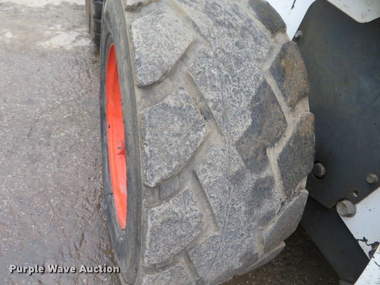 image for item DH1158 2007 Bobcat S250  skid steer loader