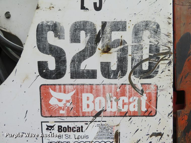 image for item DH1158 2007 Bobcat S250  skid steer loader
