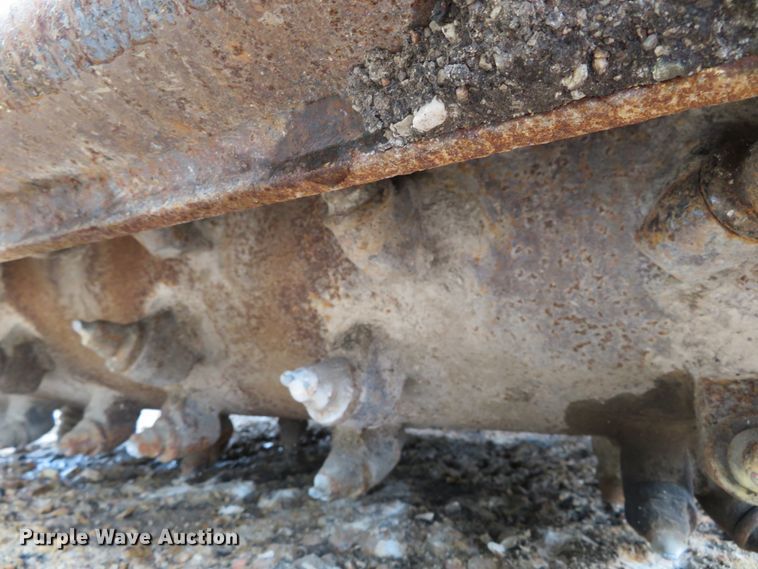 image for item DH1160 2011 Bobcat 40HYD skid steer cold planer