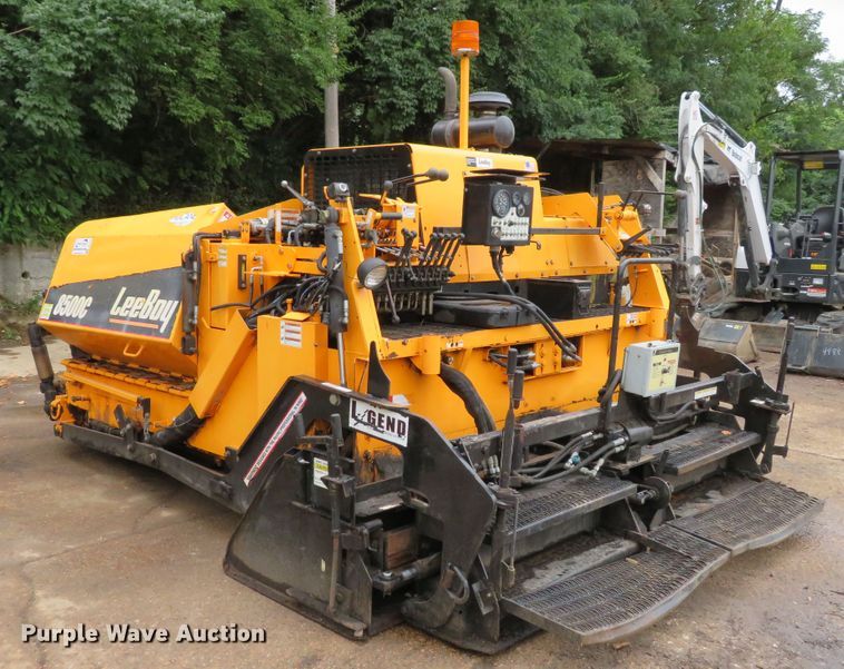 image for item DH1161 2016 LeeBoy 8500C  paver
