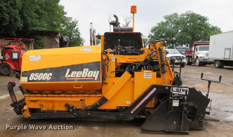 image for item DH1161 2016 LeeBoy 8500C  paver