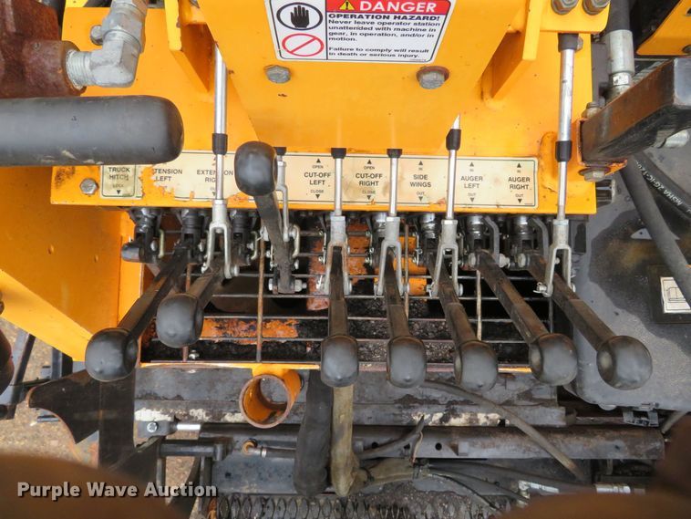 image for item DH1161 2016 LeeBoy 8500C  paver