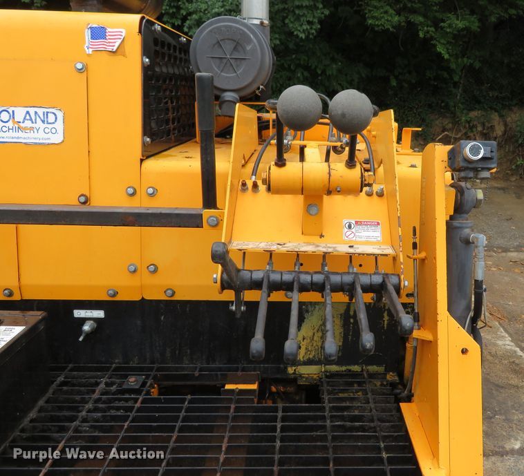 image for item DH1161 2016 LeeBoy 8500C  paver