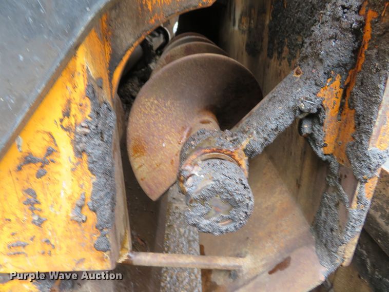 image for item DH1161 2016 LeeBoy 8500C  paver