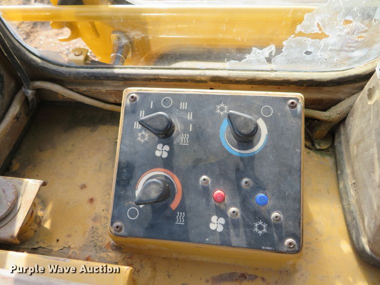image for item DH1176 1997 Caterpillar 963B  trackloader