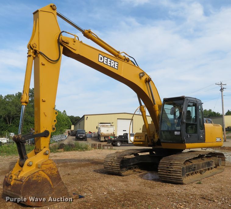 image for item DH1177 2007 John Deere 200C LC  excavator