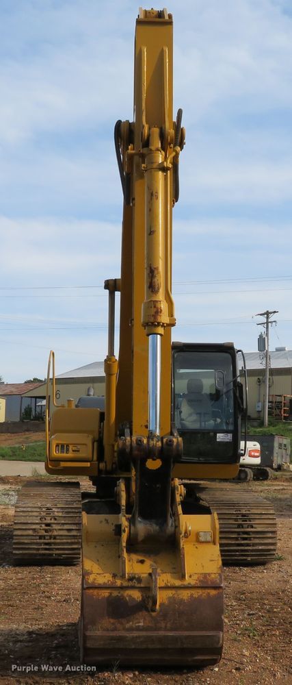 image for item DH1177 2007 John Deere 200C LC  excavator