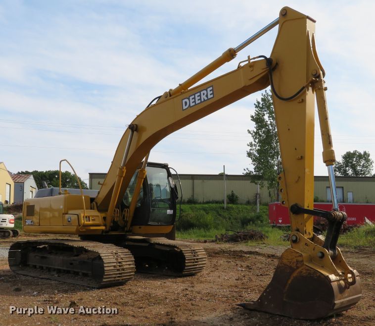 image for item DH1177 2007 John Deere 200C LC  excavator