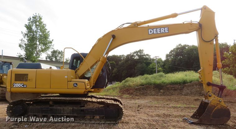 image for item DH1177 2007 John Deere 200C LC  excavator