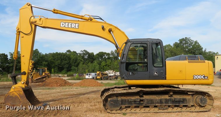 image for item DH1177 2007 John Deere 200C LC  excavator