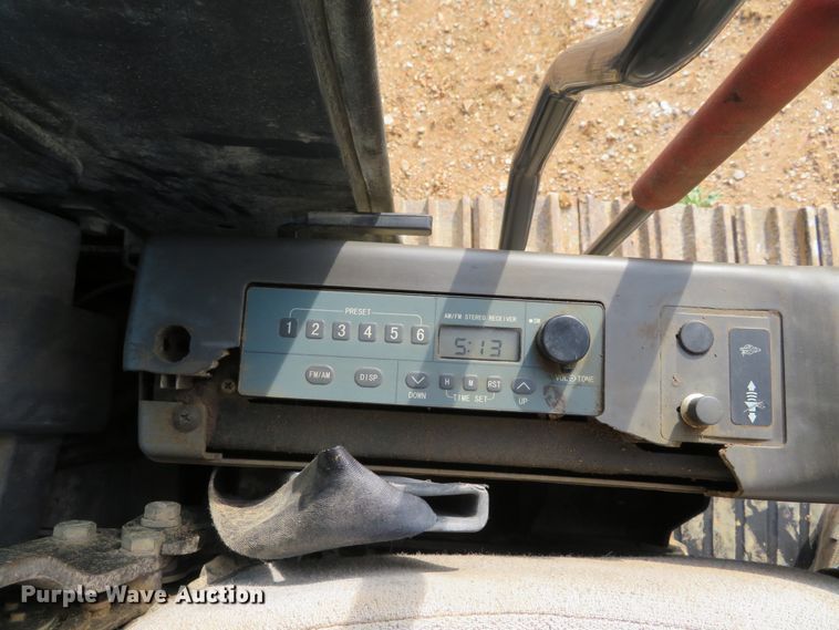 image for item DH1177 2007 John Deere 200C LC  excavator