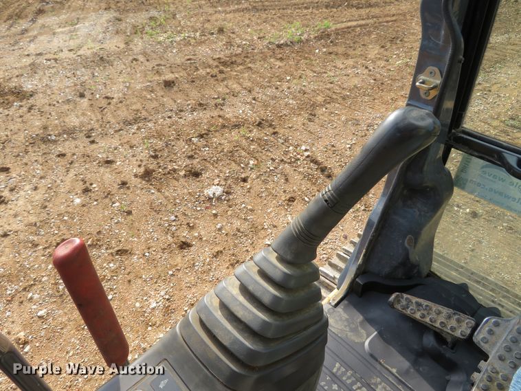 image for item DH1177 2007 John Deere 200C LC  excavator