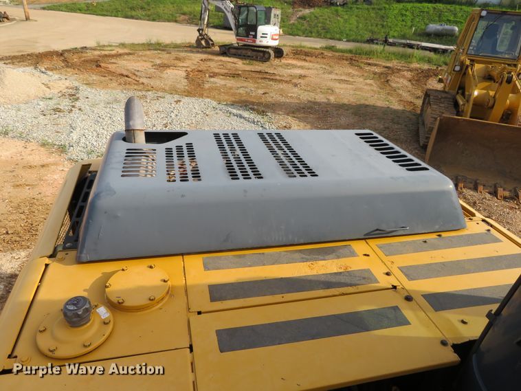 image for item DH1177 2007 John Deere 200C LC  excavator