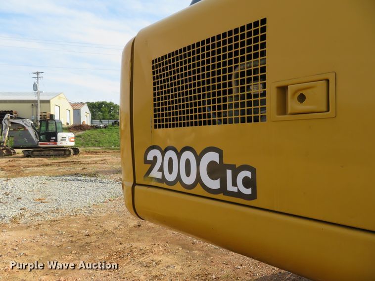 image for item DH1177 2007 John Deere 200C LC  excavator