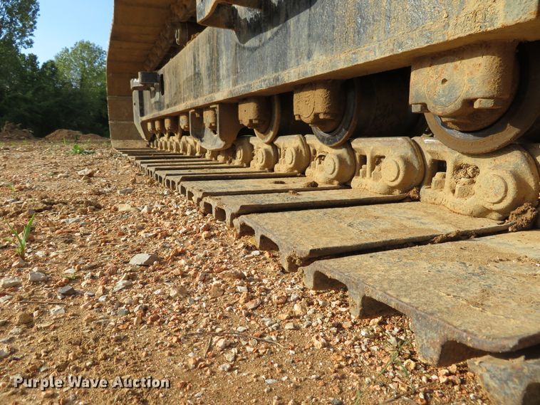 image for item DH1177 2007 John Deere 200C LC  excavator