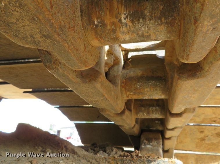 image for item DH1177 2007 John Deere 200C LC  excavator