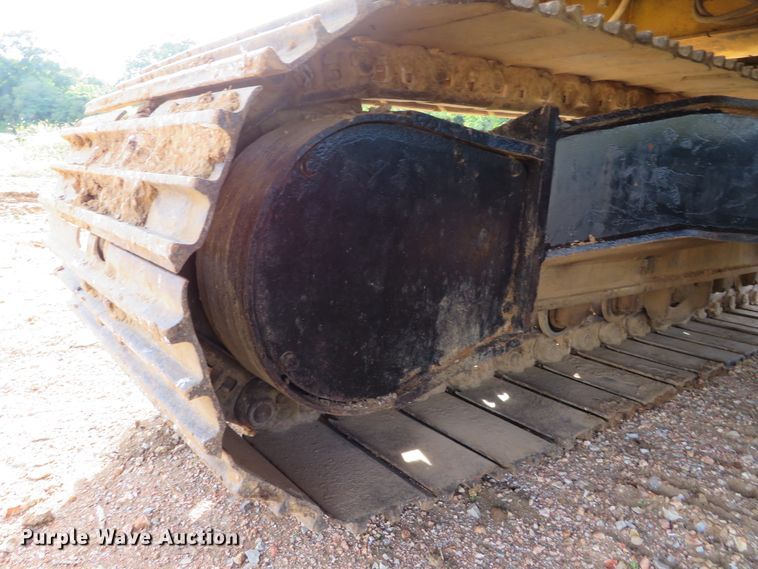 image for item DH1177 2007 John Deere 200C LC  excavator