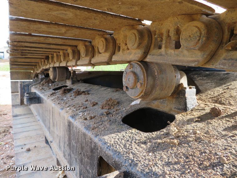 image for item DH1177 2007 John Deere 200C LC  excavator