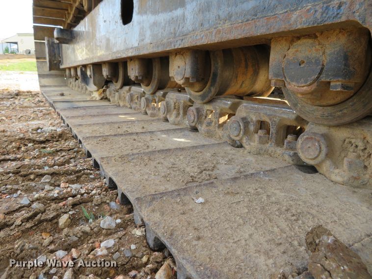 image for item DH1177 2007 John Deere 200C LC  excavator