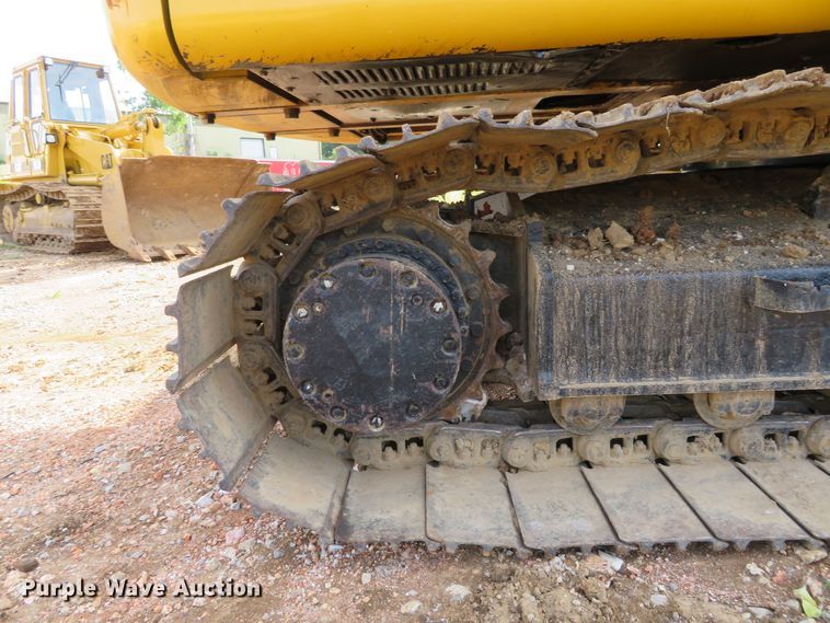 image for item DH1177 2007 John Deere 200C LC  excavator