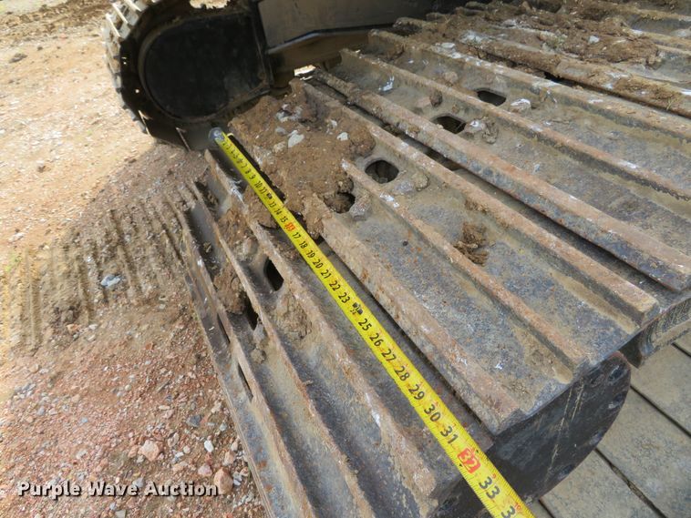 image for item DH1177 2007 John Deere 200C LC  excavator