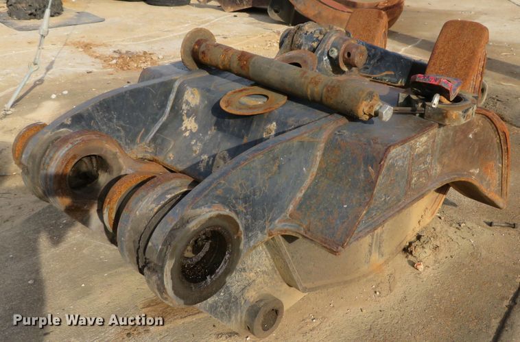 image for item DH1177 2007 John Deere 200C LC  excavator