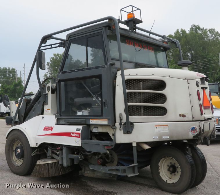 image for item DH1189 2008 Elgin Pelican NP  street sweeper