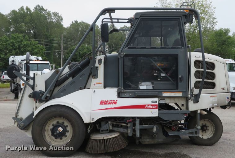 image for item DH1189 2008 Elgin Pelican NP  street sweeper