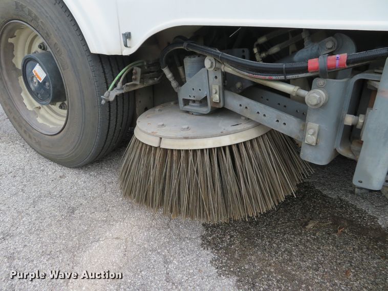 image for item DH1189 2008 Elgin Pelican NP  street sweeper