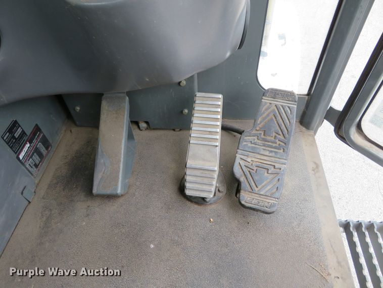 image for item DH1189 2008 Elgin Pelican NP  street sweeper