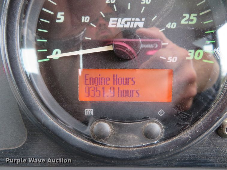 image for item DH1189 2008 Elgin Pelican NP  street sweeper