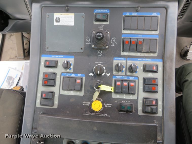 image for item DH1189 2008 Elgin Pelican NP  street sweeper