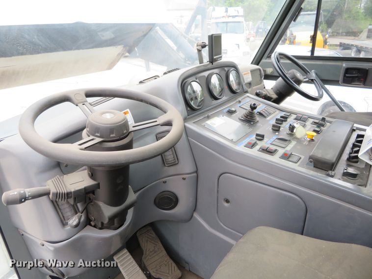 image for item DH1189 2008 Elgin Pelican NP  street sweeper