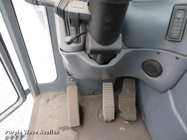 image for item DH1189 2008 Elgin Pelican NP  street sweeper