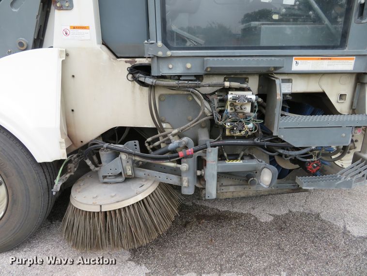 image for item DH1189 2008 Elgin Pelican NP  street sweeper