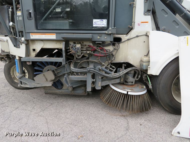 image for item DH1189 2008 Elgin Pelican NP  street sweeper