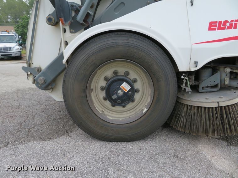 image for item DH1189 2008 Elgin Pelican NP  street sweeper