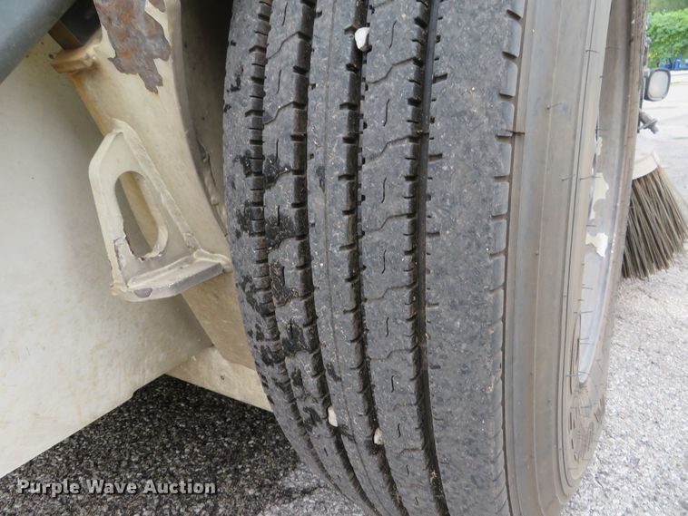 image for item DH1189 2008 Elgin Pelican NP  street sweeper